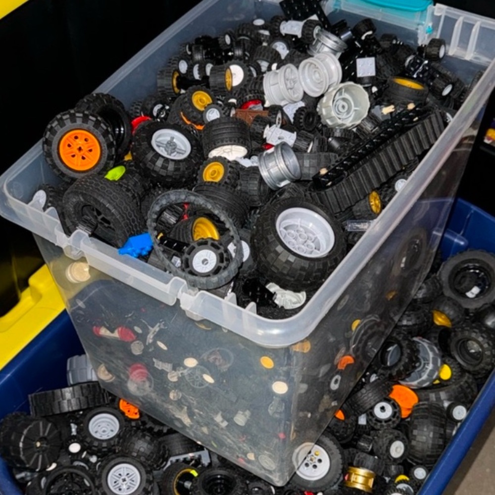 4.5 LBS - Genuine Lego Car Vehicle Truck Wheel/Rims/Tire/Treads Random Bulk LOT - Picture 3 of 5